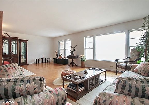 2nd image of 2521 Thornwood Ave