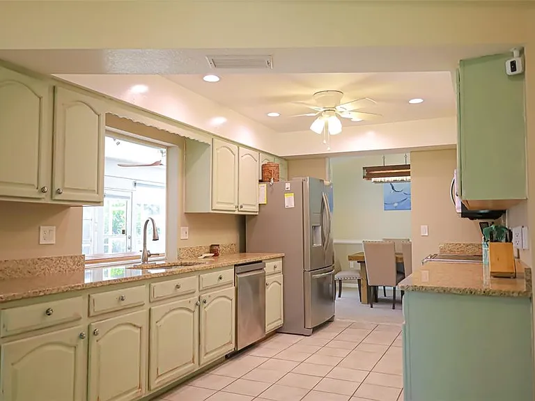1690 Waxwing Ct — Photo 19