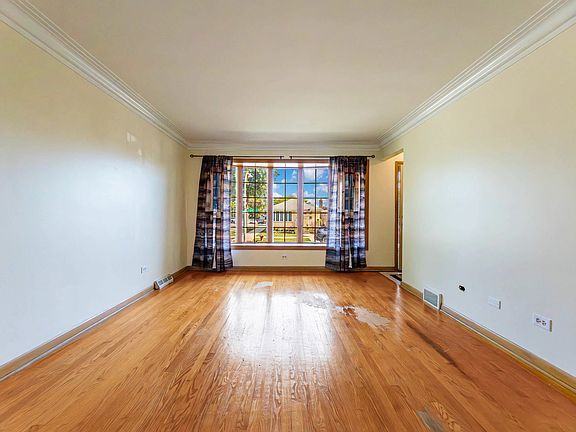 4th image of 5859 W 64th St