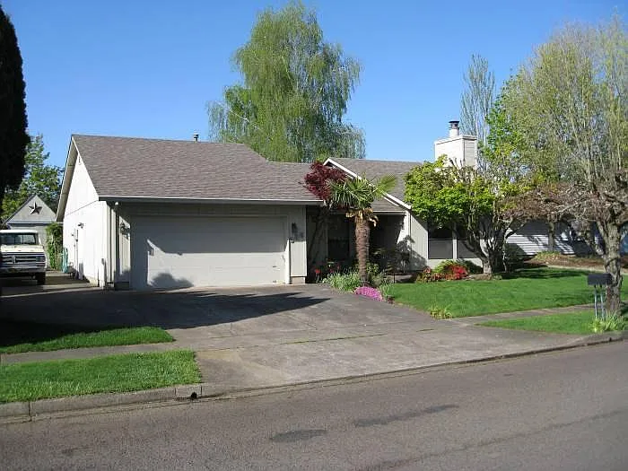 309 Pinehurst Dr — Photo 1