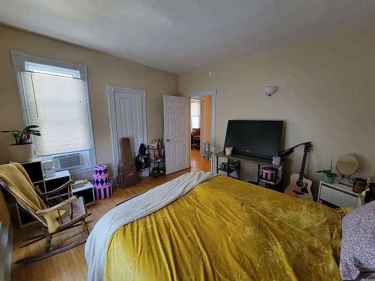 643 Van Buren St NE #1 — Photo 12