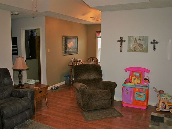 2nd image of 125 Sunkist Village Ln