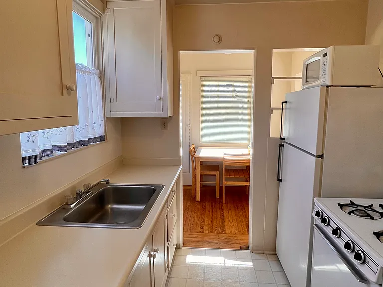 Kitchen 1 of 2