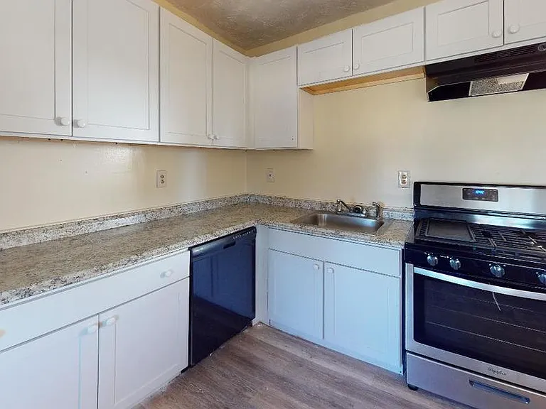 15 Codman Park #4 — Photo 6