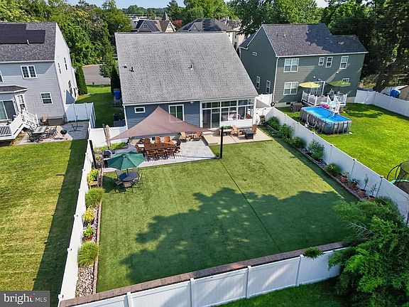 4th image of 103 Waterview Ct