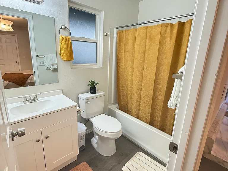 NE Hillaire Ct — Photo 18