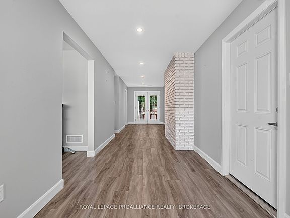 5th image of 843 Woodbine Rd