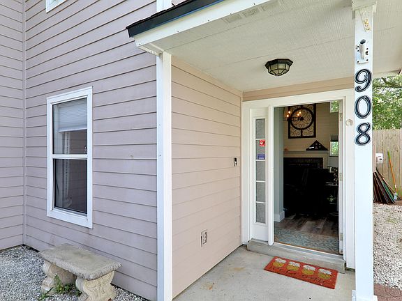 3rd image of 908 Majestic Cypress Dr N