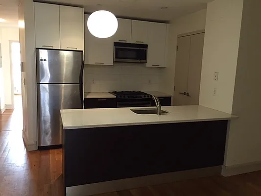 Rented by Premier Metro Realty Corp | media 35