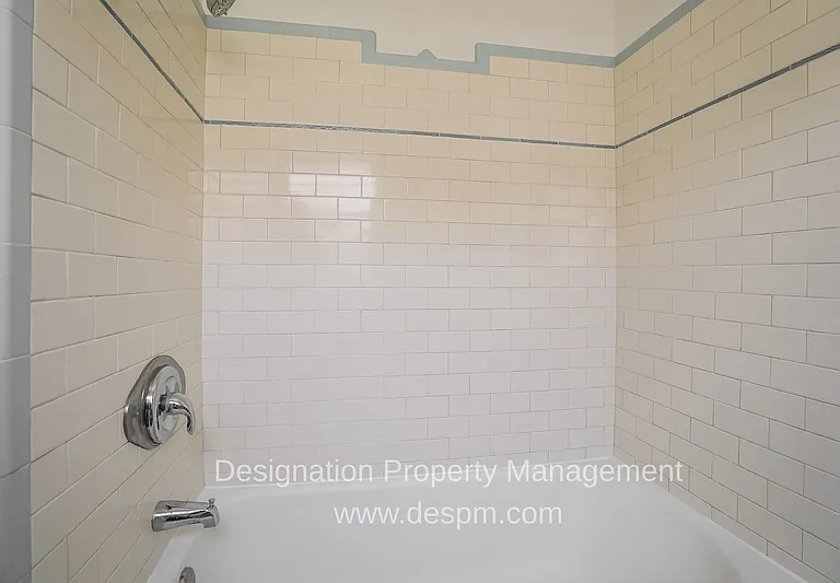 4619 1/2 Eagle Rock Blvd — Photo 15