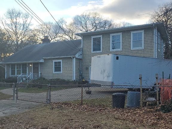 2nd image of 20 Surrey Dr
