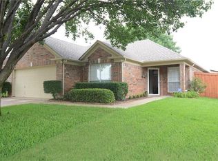 303 Foreman Dr, Euless, TX 76039