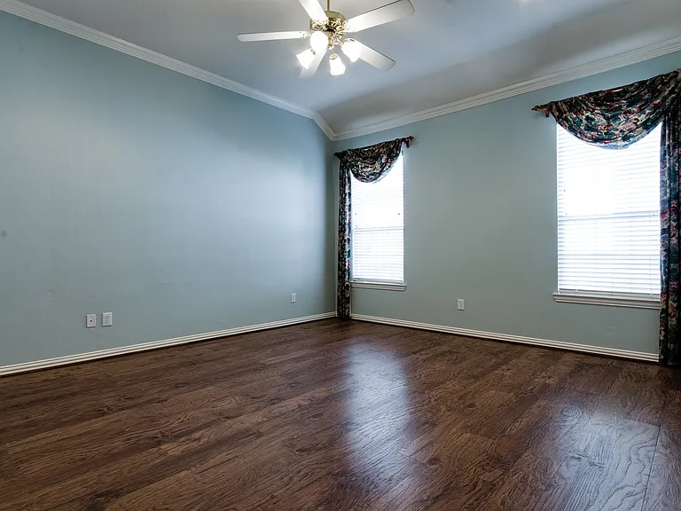 4429 Burnhill Dr — Photo 5