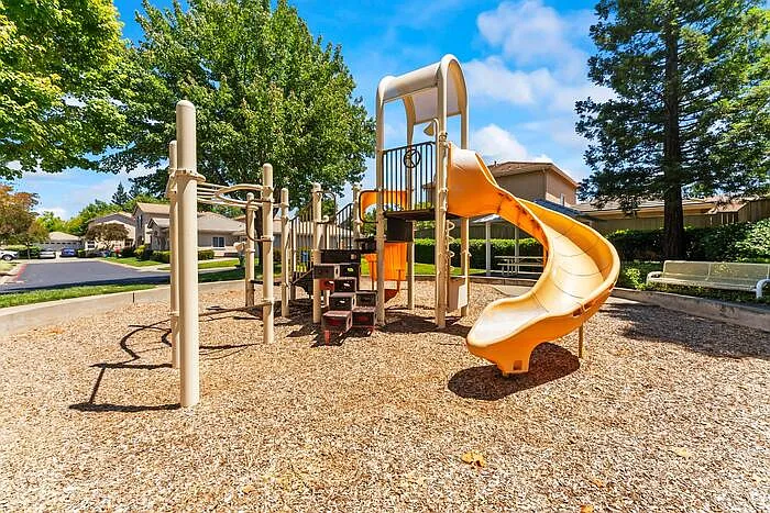 742 Langrick Ct — Photo 40