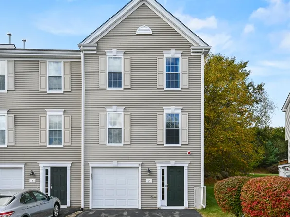 7 Buttercup Ln #7, South Grafton, MA 01560
