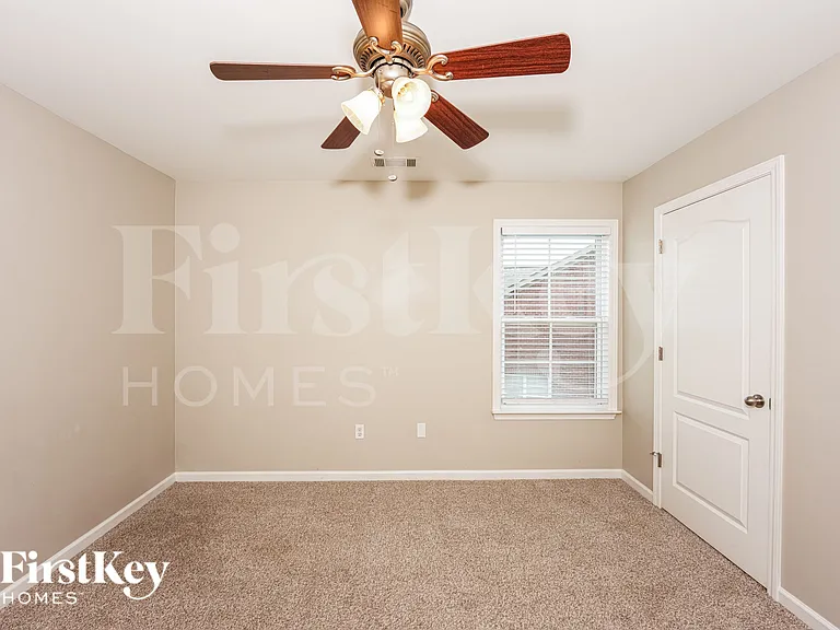 1016 Princeton Park — Photo 16