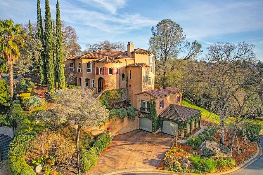 1st image of 124 Del Norte Vista Way