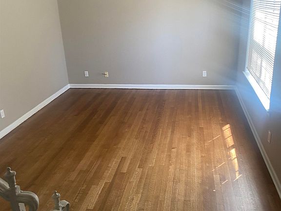 2nd image of 4060 Twin Lakes Dr
