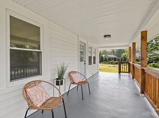 122 Avery Creek Rd, Arden, NC 28704