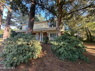 422 E Leonard St #B, Southport, NC 28461