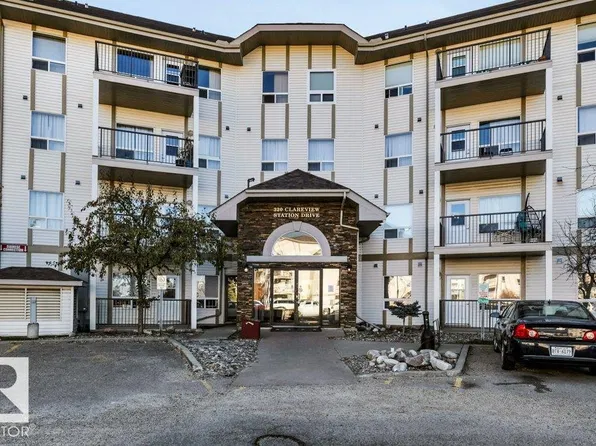 320 Clareview Station Dr NW #2105, Edmonton, AB T5Y 0E5