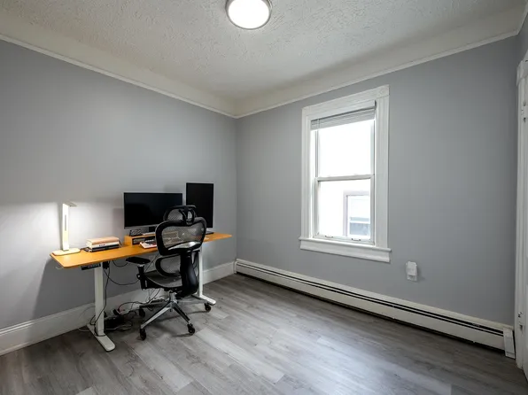 233 Bidwell Avenue image 9 of 16