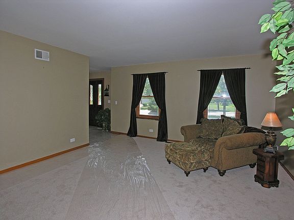 3rd image of 179 Wilcox Dr