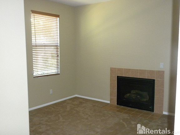 4th image of 28373 Wellsville St