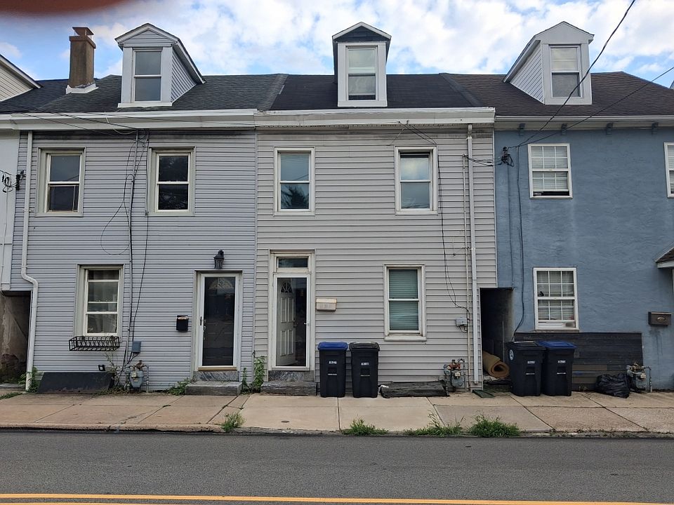 1st image of 627 E Hector St