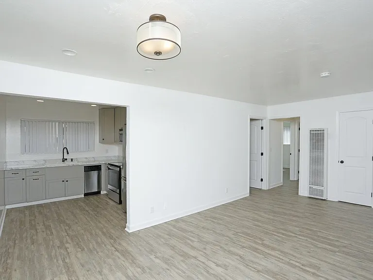 1487-1493 E Calaveras Blvd — Photo 4