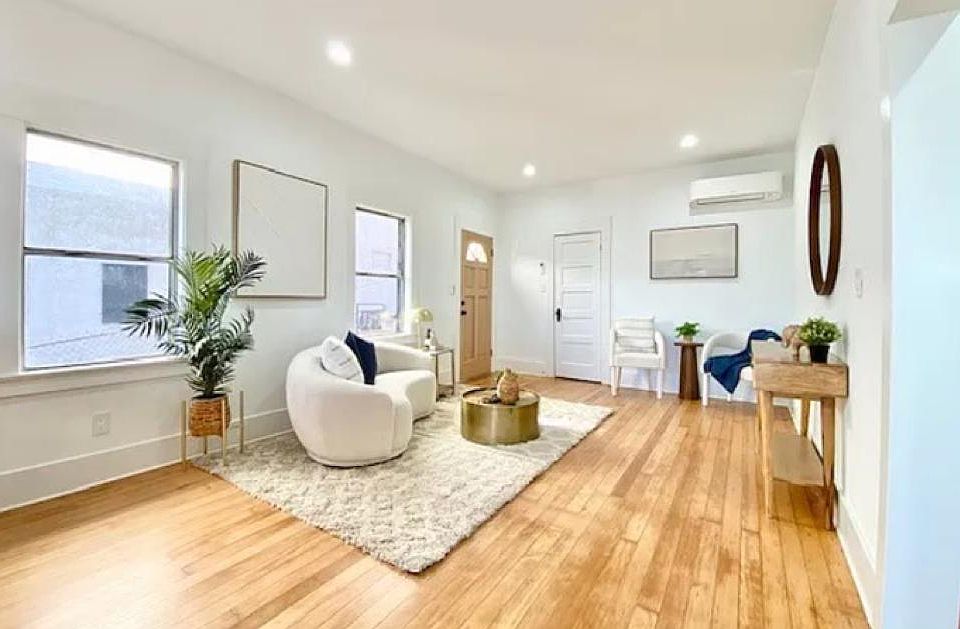 Living room facing east (front door on north.)