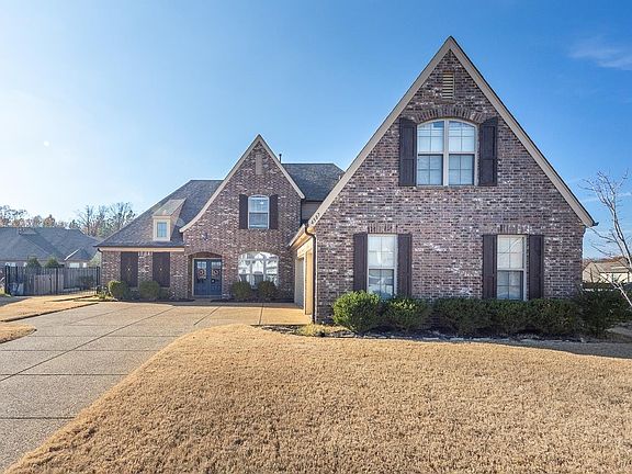 2nd image of 4587 Nob Hill Dr