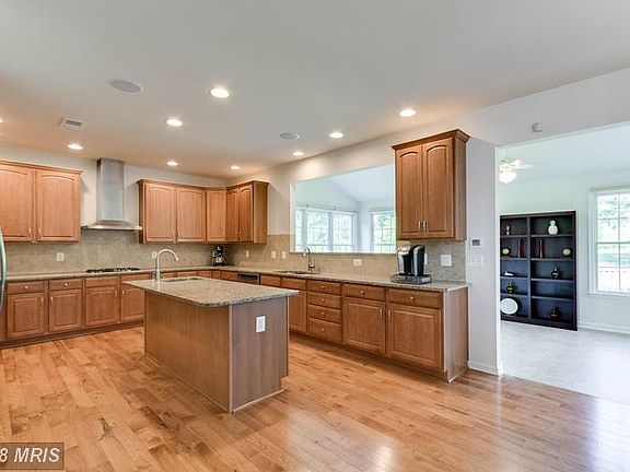 Tons of cabinets and hardwood floors