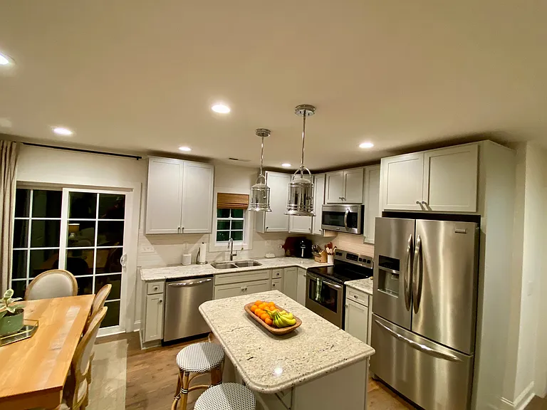 32 Potomac Ave — Photo 4