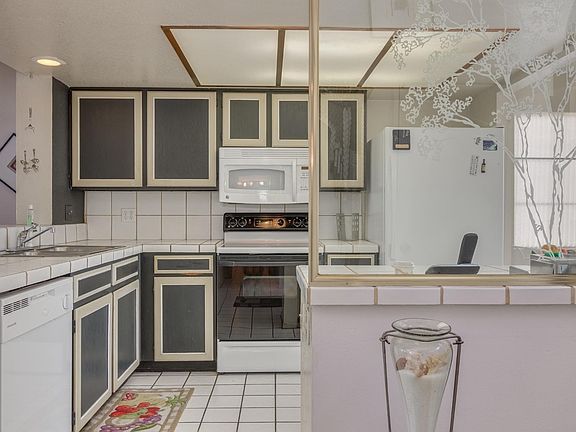 4th image of 2702 W Desert Cove Ave