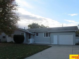 2305 E 12th St, Fremont, NE 68025