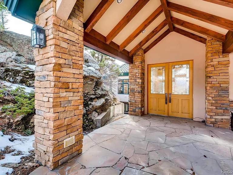 3883 Mountainside Trl — Photo 2