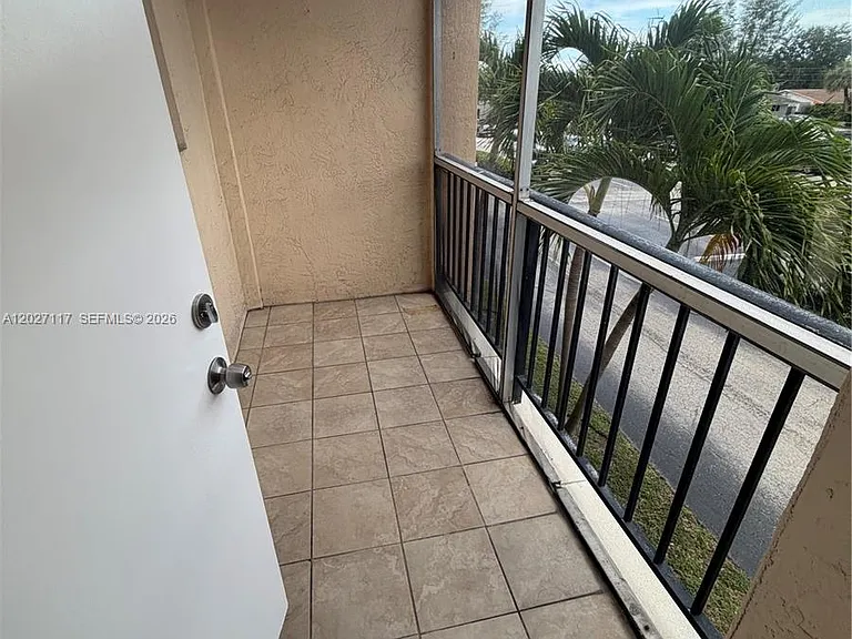 220 SW 9th Ave #219 — Photo 8