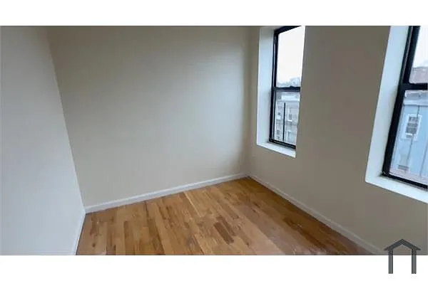 Building Photo - 620 Crescent St #3B