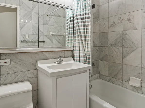 400 East 54th Street 14E image 8 of 9
