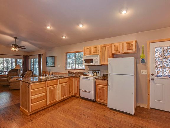 5th image of 2580 E Vista Dr