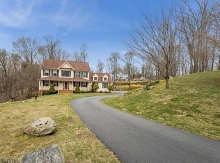 6 Hasta Way, Newton, NJ 07860