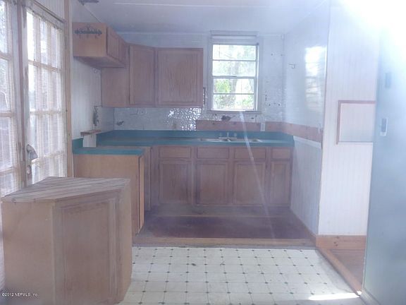 5th image of 619 S 18th St