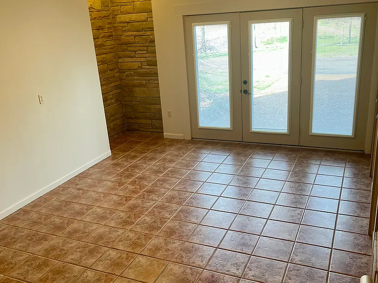 1128 Clayton Dr — Photo 15