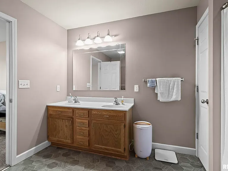 2721 Carl Prairie Dr — Photo 11