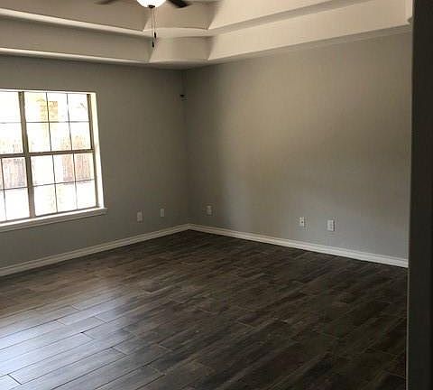 5th image of 3305 W Iris Ave