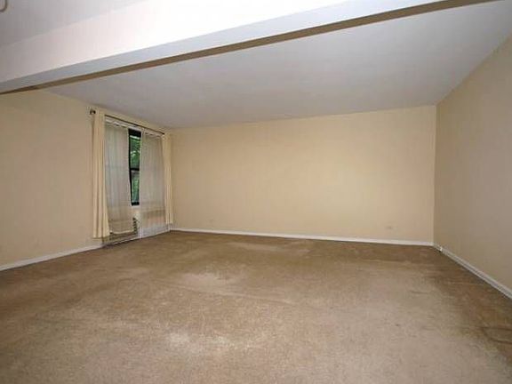 19'x19' Largest Studio