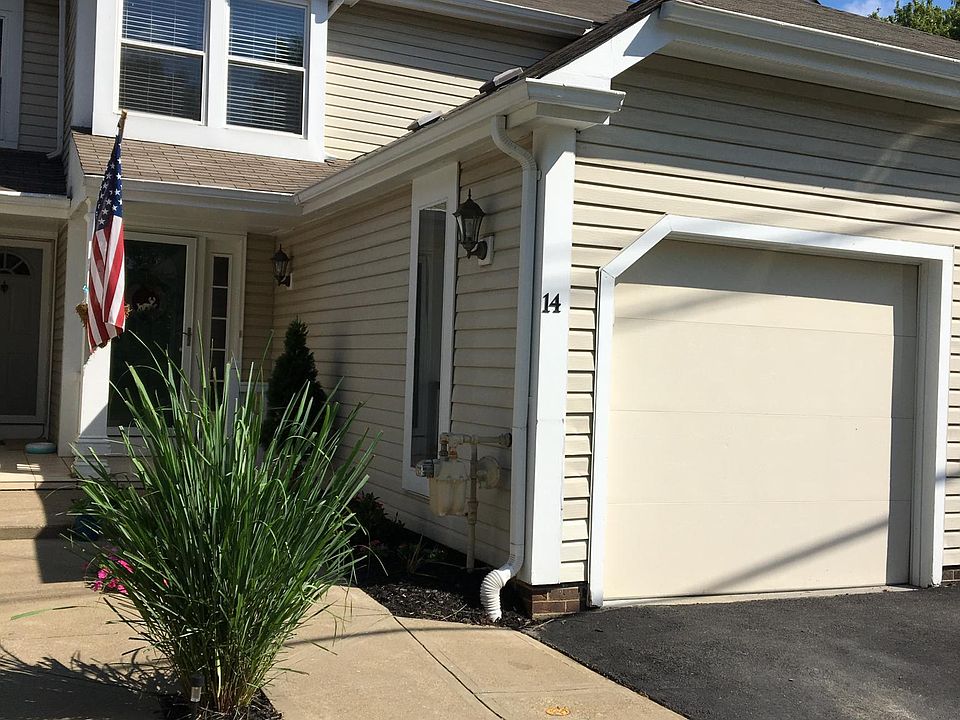 1st image of 14 Pin Oak Ct