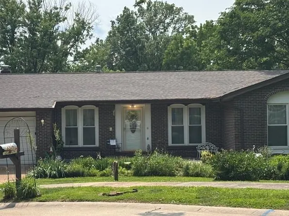 2 Silveroak Ct, Ballwin, MO 63021