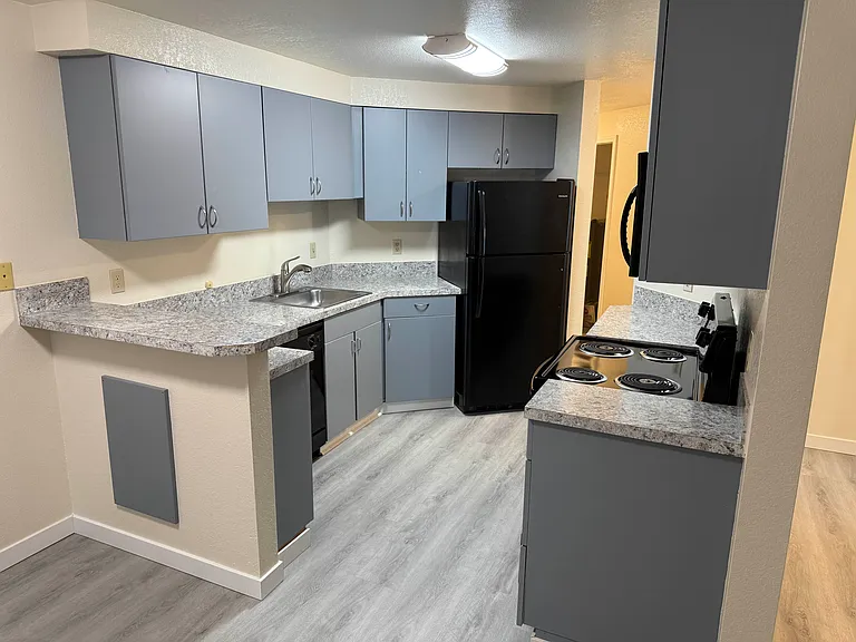 4054 NE 55th St #101 — Photo 7